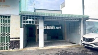 Bán gấp căn nhà cấp 4 gần bệnh viện đa khoa Xuyên Á 157m2 SHR giá 1 tỉ