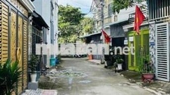 cho thuê nhà 1 trệt 1 lầu p.Bửu Hoà sân ô tô