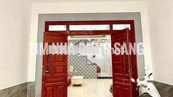 NHÀ  SÁT GIGAMALL, CÓ NỘI THẤT CƠ BẢN MÁY LẠNH VÀ SÂN ĐẬU ÔTÔ 7 CHỖ,