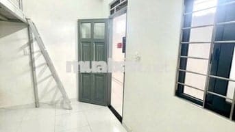 phòng gác siêu rộng ngay tô ngọc vân trống sẵn