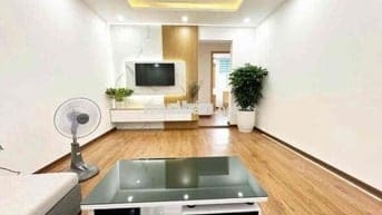 Tập thể Giải Phóng 2 thoáng 70m 2 ngủ 2WC ô tô đỗ, ban công, tặng NT