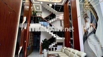 SIÊU PHẨM NHÀ PHỐ  5 TẦNG SẴN THANG MÁY NỘI THẤT CAO CẤP