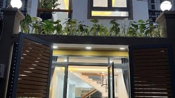 Cần tiền bán gấp nhà Sư Vạn Hạnh. Phường 12. Quận 10. Giá 4 tỷ 990