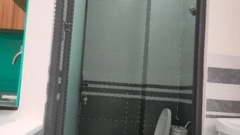 Cần bán căn nhà lầu - SH riêng, đã hoàn công - giá rẻ nhất khu 