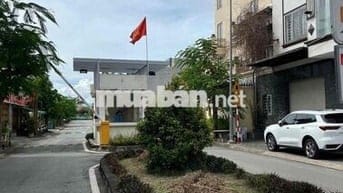 Lô góc 2 mặt tiền 200m2 KDC Vip