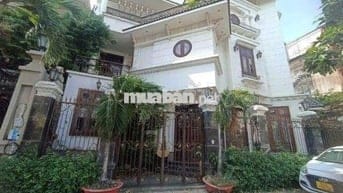 Cho thuê biệt thự căn góc. Tân phú
