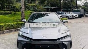 Toyota Camry 2025 mới giảm 100% phí trước bạ