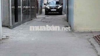 Đất sổ đỏ 60m2 đường Phúc Lợi giá 7.8 tỷ, ô tô ngủ trong đất