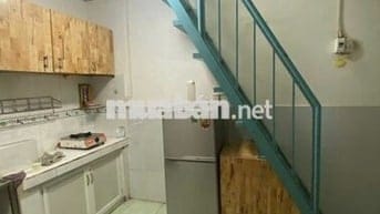 Nhà nguyên căn, 1 triệt 1 lầu, có ban công