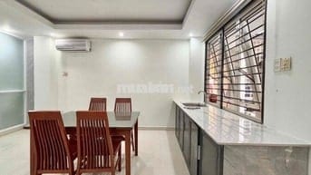 Siêu phẩm căn hộ full nội thất cửa sổ trời giá cực rẻ