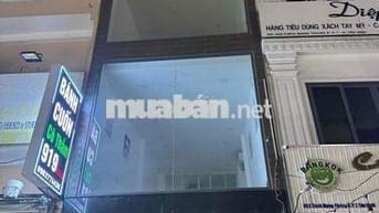Cần sang Mặt Tiền 4 tầng rất đẹp tại CMT8 , P7, Tân Bình. Giá rẻ