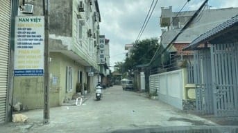 Cho thuê nhà 2 tầng 1 tum - nhà khu liền kề, dân trí cao