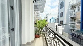 Vừa ở vừa kinh doanh, nhà 3 tầng, hẻm xe tải, gần cầu Nguyễn Khoái