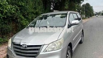 Toyota Innova 2015 2.0E - màu bạc bstp biền trắng
