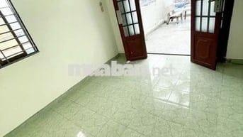 chính chủ cho thuê phòng đẹp, có sân ban công siêu rộng, NVS riêng