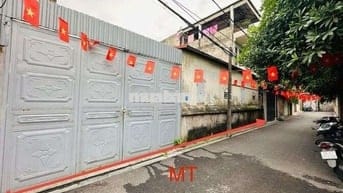 Chính chủ bán nhanh lô đất đẹp Ngọc Thụy
DT 178m² – Giá 16 tỷ – Vị trí