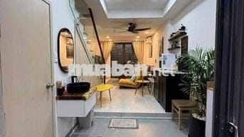 Cần Bán Gấp Căn Nhà Nguyễn Thị Minh Khai , Quận 1