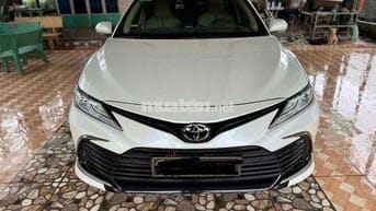 Toyota Camry 2022 2.0Q trắng/kem siêu đẹp