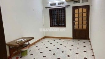 Cho thuê Tập thể tầng 2- Thủy Lợi - Thái Hà -45m2 -1 ngủ 1khách -6.5tr