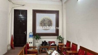 Gia Thụy - Nguyên Căn 100m2 × 4 Tầng - ô tô - 16Tr