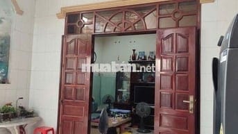 Bán Nhà MT Chợ Dĩ An, 158m², Vuông A4, SHR, Giá tốt trung tâm, TLCC