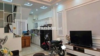 Ngay Aoen - Nguyên Căn 5 Tầng, 3 Ngủ, Full Đồ. - Chỉ 10.5Tr