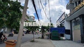 Cho thuê vỉa hè buổi sáng đường Lâm Văn Bền