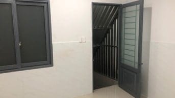 Cho thuê phòng trọ mới 100%, mặt tiền hẻm, có sân riêng