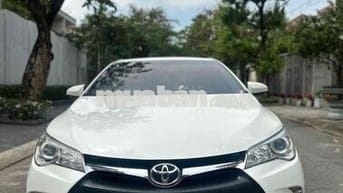 Toyota Camry 2015 XLE 2.5 AT - 76000 km