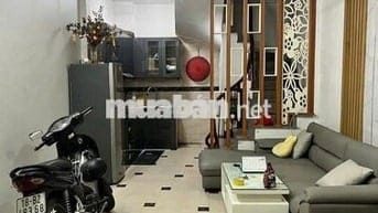 Cho thuê nhà riêng ngõ 541 Lĩnh Nam - 30m2 - 5 tầng mới - giá 10tr