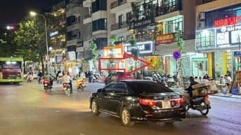 Cho thuê cửa hàng tại 139 đường Trần Khát Trân, quận Hai Bà Trưng