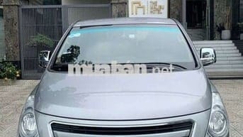 HYUNDAI STAREX 9 CHỖ MÁY DẦU SỐ SÀN SX CUỐI 2017