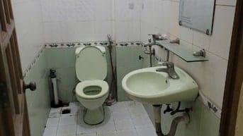 Cho Thuê nhà 3 tầng. Đằng sau trường Trí Đức 