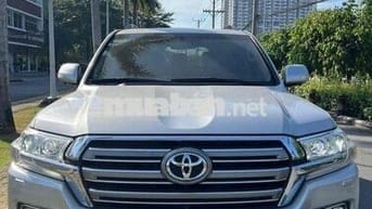 Toyota Land Cruiser 2016 VX 4.6L,NK xe đẹp zin