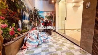 Nhà đẹp Giáp Bát - Kim Đồng - Ô tô đỗ cổng - 6 tầng. Giá: 8,35 tỷ