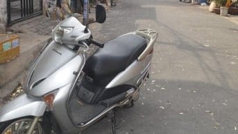 Dư xe cần bán LEAD 110 - Cốp rộng, chưa rả máy, Nữ chạy kỹ