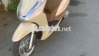 Honda Lead màu Vàng kem