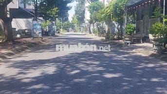 Bán đất mt đg trương định ngay trung tâm phú mỹ,dt:5x20 giá 3.3ty