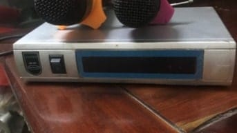 MICRO KHÔNG DÂY ( tặng dây kết nối Amly với điện thoại)