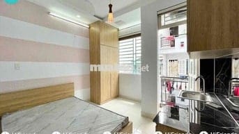 CHO THUÊ PHÒNG BAN CÔNG NGAY NGÃ TƯ PHÚ NHUẬN - FULL NỘI THẤT