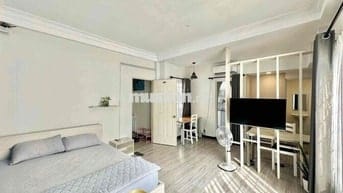 CĂN HỘ Q3_RỘNG RÃI_THOÁNG MÁT_SẠCH SẼ_CỬA SỔ LỚN_MÁY GIẶT RIÊNG