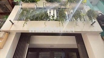 CHO THUÊ NHÀ NGUYÊN CĂN 2PN - 3WC NGAY CHỢ HOÀ HƯNG - CMT8