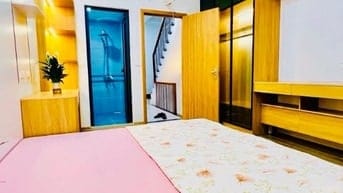 Bán nhà đẹp phố Hoàng Quốc Việt, nhà 6t x 37m Giá Nhỉnh 11 tỷ