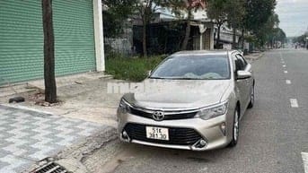 Toyota Camry 2018 2.5Q Vàng cát