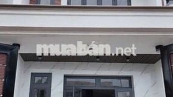 Chủ bán nhà 200m2/2,6x tỷ, hxh quay đầu, shr, một chủ, full nội thất