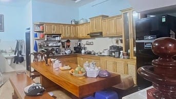 CƠ HỘI VÀNG CUỐI NĂM! MẶT TIỀN KINH DOANH SẦM UẤT - NHÀ 4 TẦNG 9 TỶ.