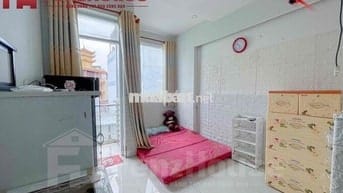 Cho thuê phòng BAN CÔNG tại Đoàn Văn Bơ p.18 Q4