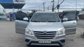 Toyota Innova 2014 2.0E - 186000 km