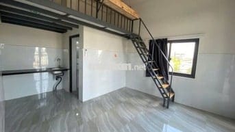 PHÒNG BAN CÔNG GÁC KHÔNG ĐỤNG ĐẦU SIÊU THOÁNG