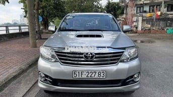 Cần bán futuner MT 2015 máy dàu màu bạc